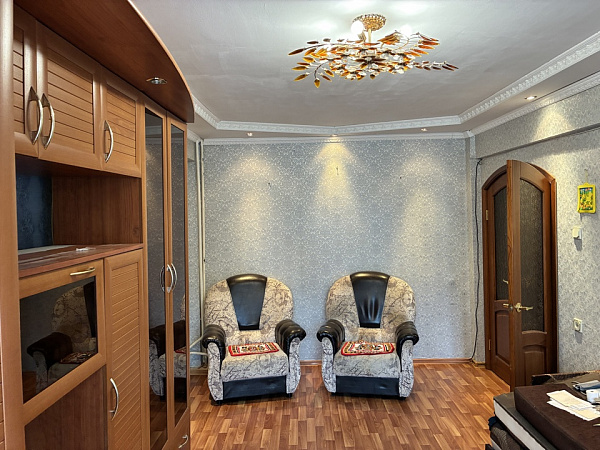 6а мкрн. дом 41, трехкомнатная кв-ра