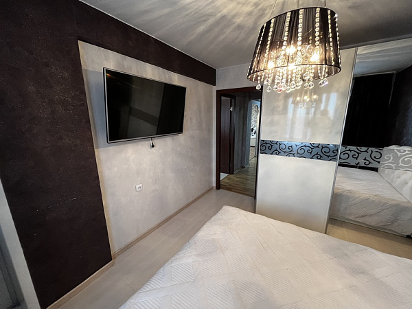 ПРОДАЖА 3х к.кв-ра  в 6а мкрн. дом 41