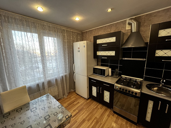 ПРОДАЖА 3х к.кв-ра  в 6а мкрн. дом 41