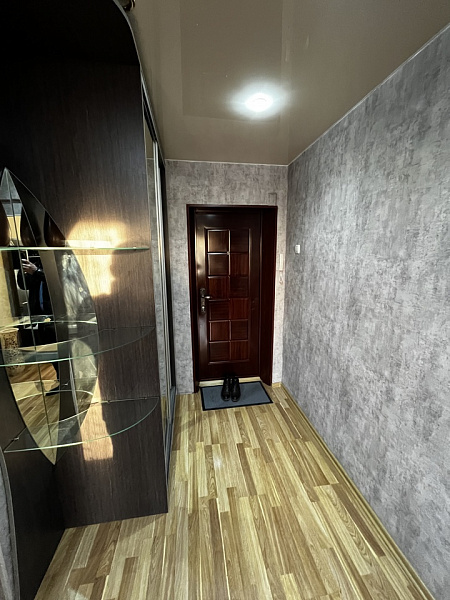 ПРОДАЖА 3х к.кв-ра  в 6а мкрн. дом 41