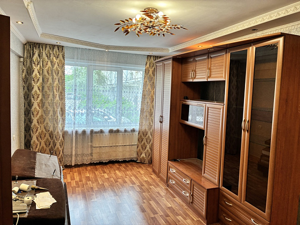 6а мкрн. дом 41, трехкомнатная кв-ра